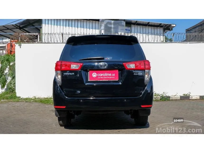 2022 Toyota Kijang Innova V Luxury MPV