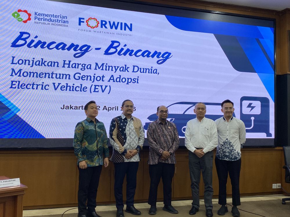 Penjualan Melonjak Tajam, EV Ambil Alih Peran Mobil Konvensional