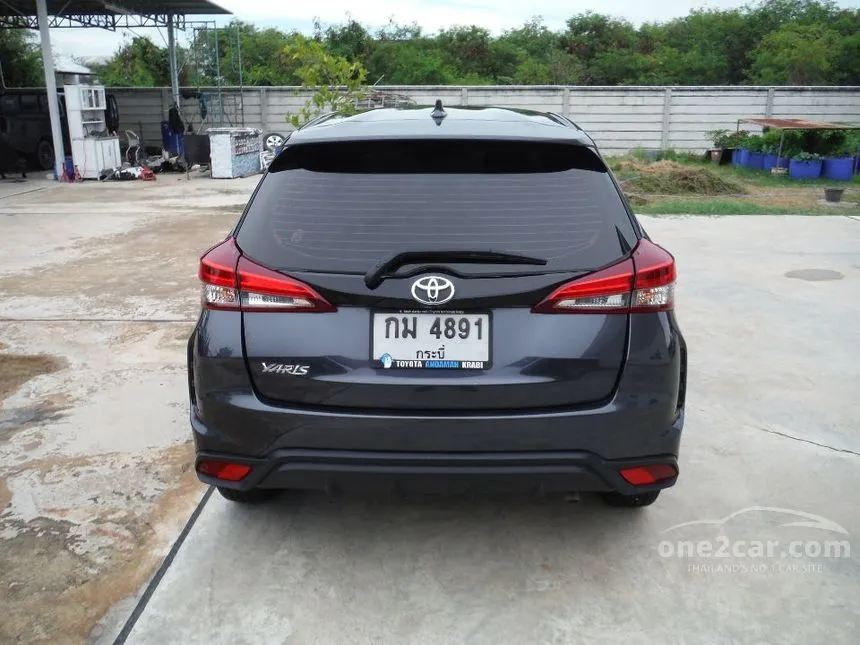 2025 Toyota YARIS Sport Hatchback