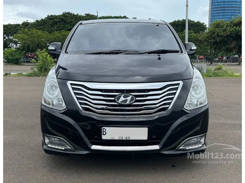 2015 Hyundai H-1 Royale Next Generation MPV
