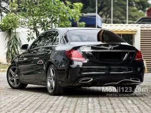 2018 Mercedes-Benz C300 2.0 AMG Line Sedan
