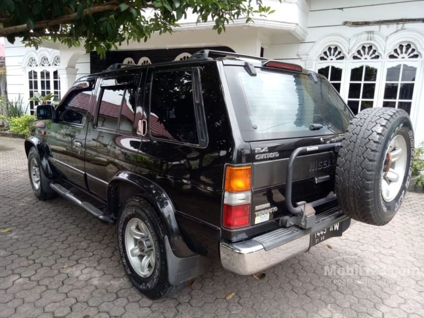 Jual Mobil Nissan Terrano 2003 Grandroad G1 2.4 di 