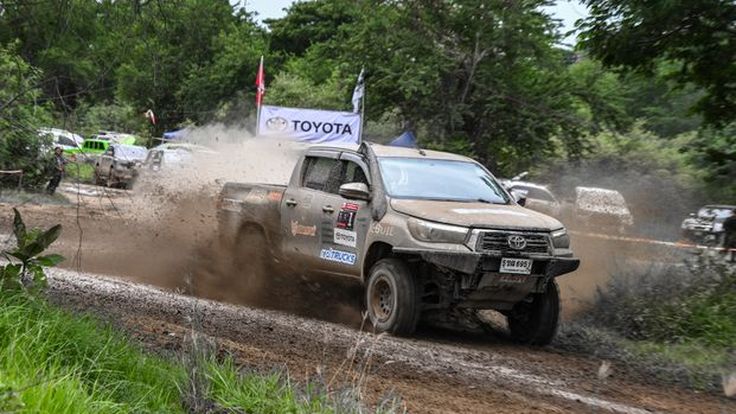 TOYOTA HILUX REVO 10 เซียนประจัญบาน  ปีที่ 23 