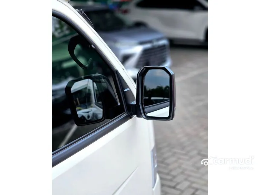 2025 Toyota Hiace Commuter Van