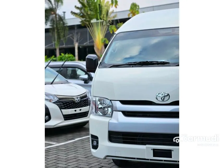 2025 Toyota Hiace Commuter Van