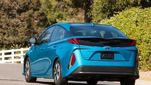 Toyota ชี้ดีเซลไฮบริดไม่คุ้มค่า ส่วนรถพลังงานไฟฟ้ายังต้องพัฒนาอีกเยอะ