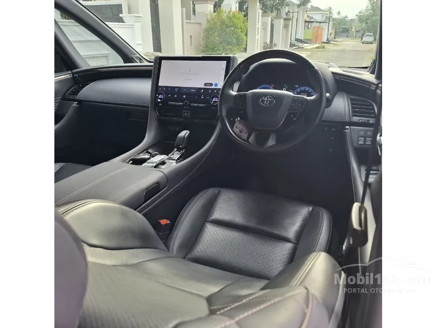 2024 Toyota Alphard HEV (Premium Color) MPV