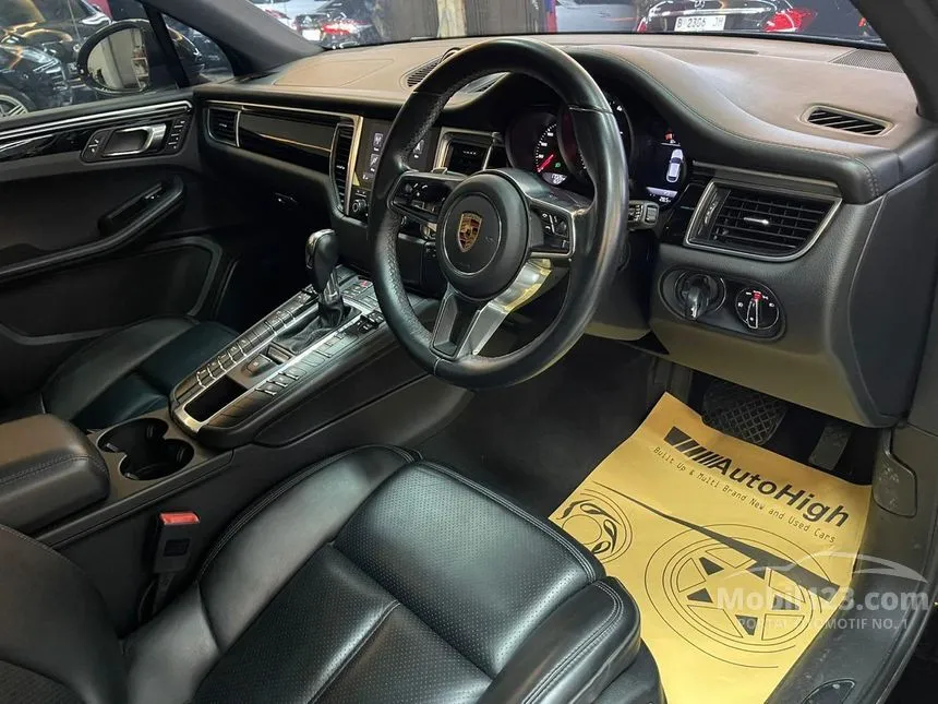 2018 Porsche Macan SUV