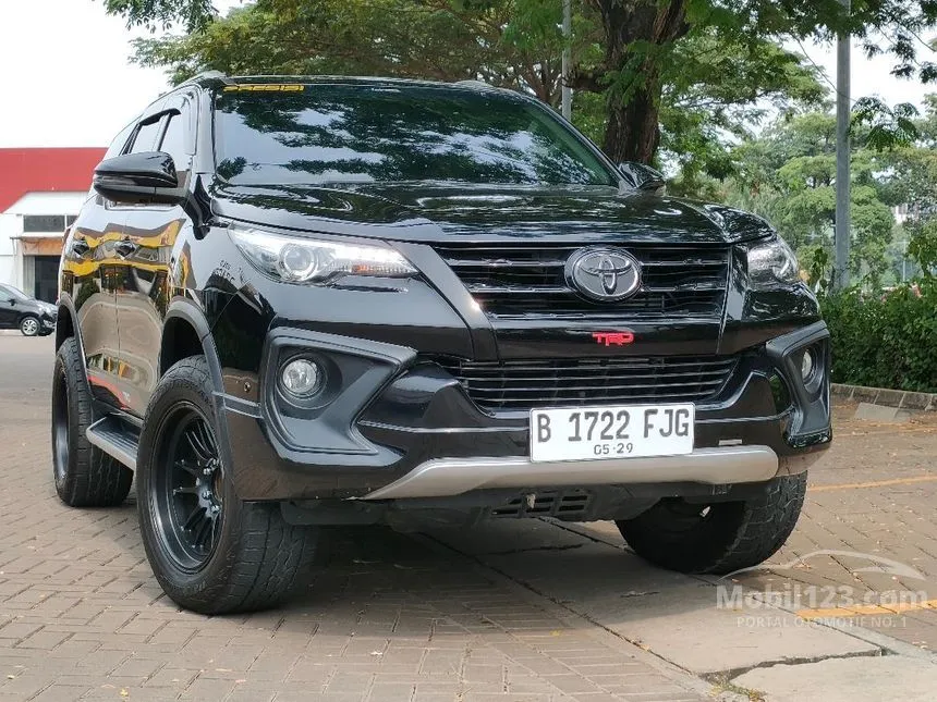 Jual Mobil Toyota Fortuner 2019 VRZ 2.4 di Jawa Barat Automatic SUV Hitam Rp 408.000.000