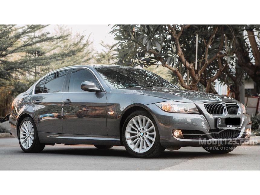  Jual  Mobil  BMW  320i 2010  Executive Edition 2 0 di DKI 