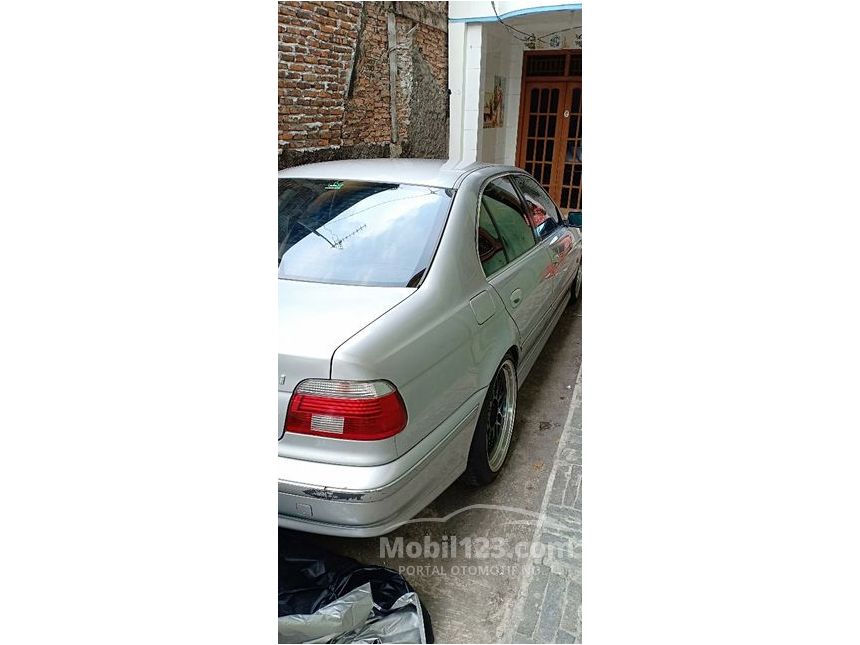  Jual  Mobil  BMW  528i 1999 Touring 2 8 di DKI Jakarta 