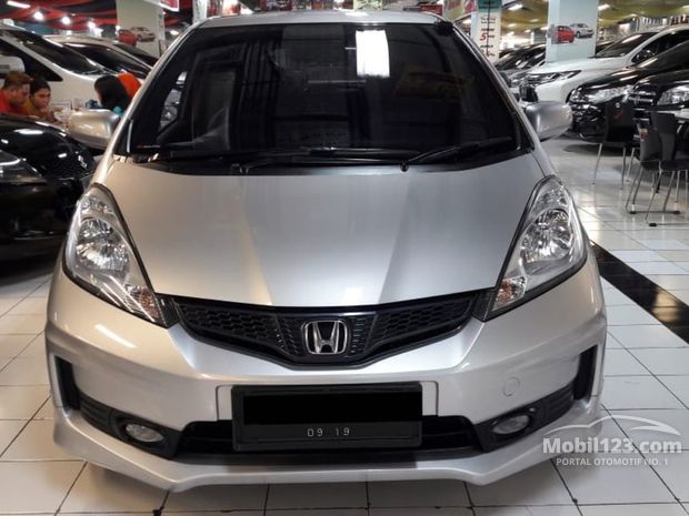 Honda Jazz  Mobil  Bekas  Baru  dijual  di Madiun  Jawa timur 