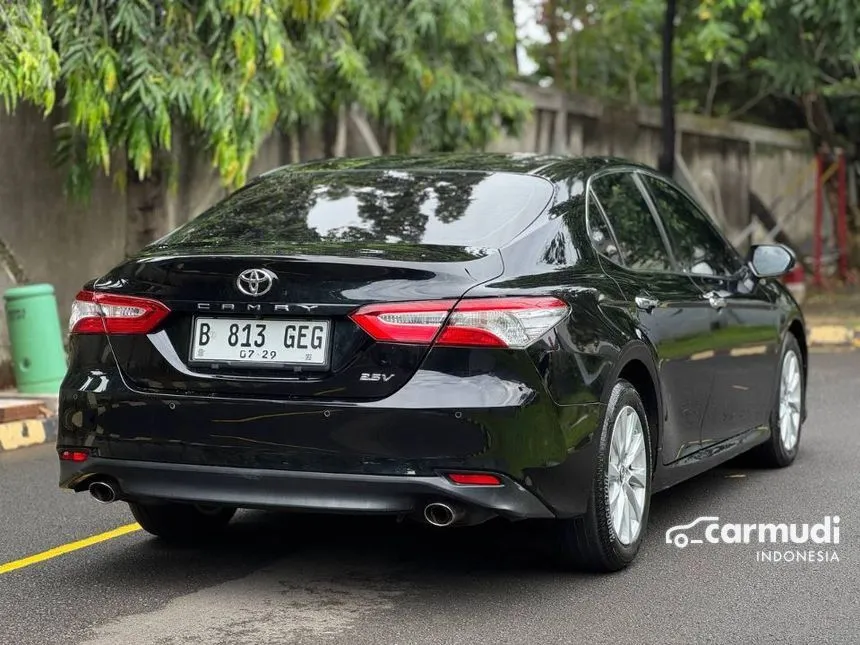 2019 Toyota Camry V Sedan