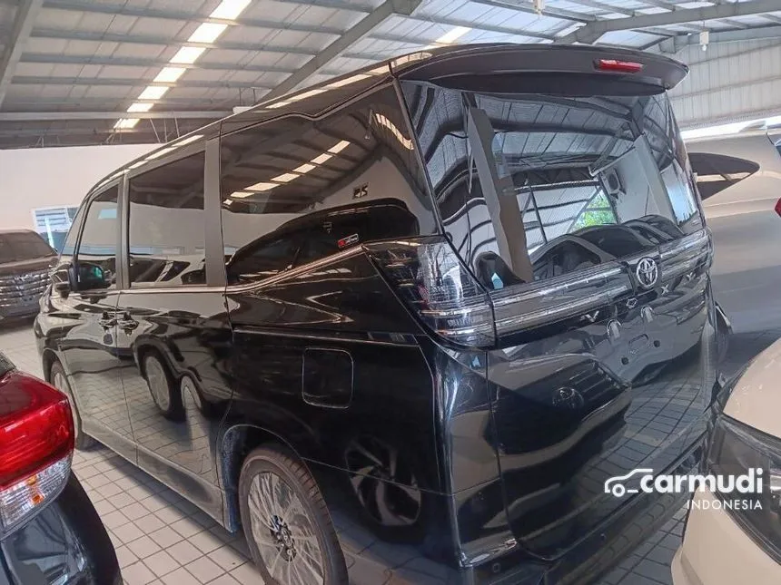 Jual Mobil Toyota Voxy 2024 2.0 di DKI Jakarta Automatic Van Wagon Hitam Rp 602.000.000