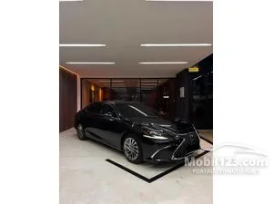 2023 Lexus ES 300h 2.5 Ultra Luxury Sedan