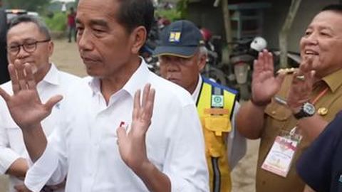 Heboh Jokowi Jajal Jalanan Rusak Lampung, Perbaikan Jalan Baru Mulai Sebulan Kemudian