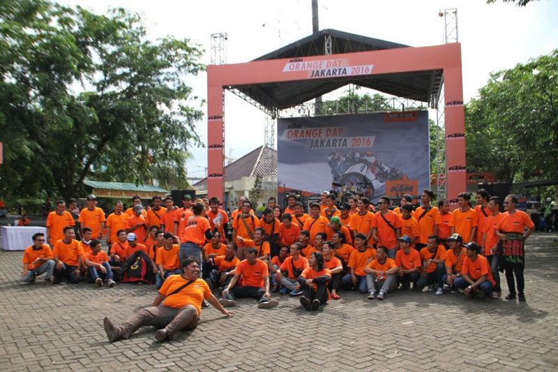 Komunitas KTM Ramaikan Orange Day Jakarta 2016