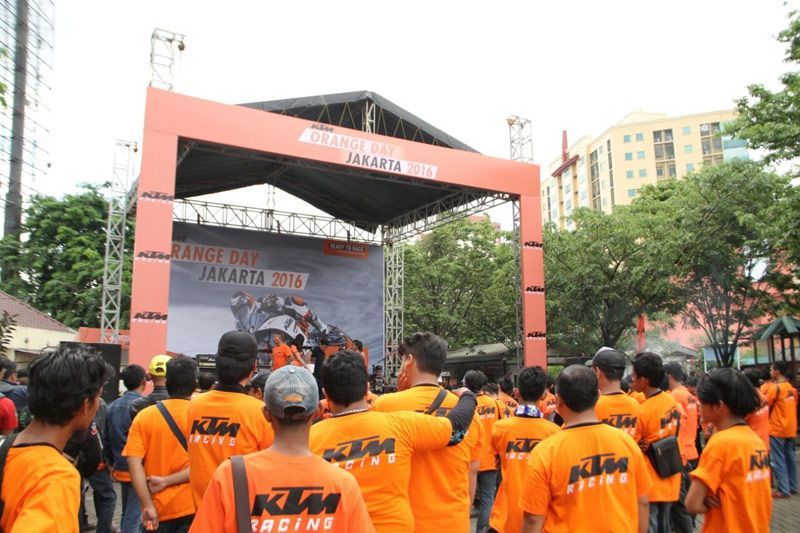 Komunitas KTM Ramaikan Orange Day Jakarta 2016 3