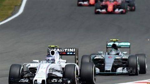 Massa Kecewa atas Kegagalannya di Inggris