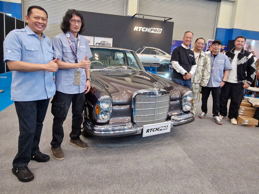 Mercy Klasik Agus Gumiwang Kinclong Usai Direstorasi, Sang Menteri Girang