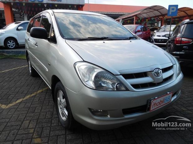 Toyota Kijang Innova Mobil bekas dijual di Bandung Jawa 