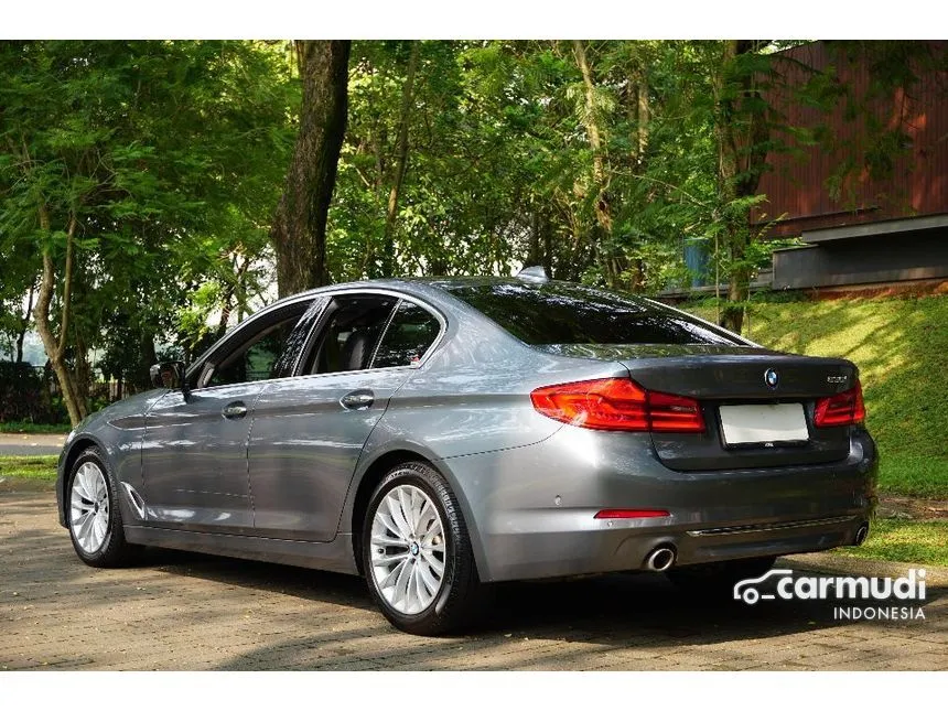 2017 BMW 530i Luxury Sedan