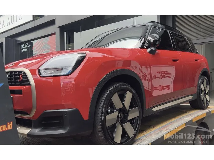2025 MINI Countryman S ALL4 Favoured Trim SUV