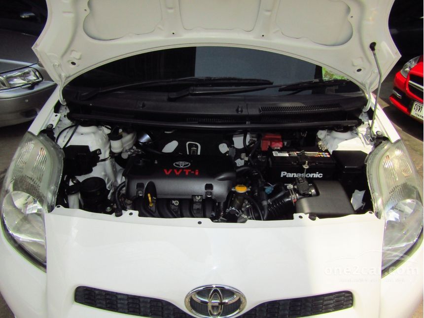 2013 Toyota Yaris E Hatchback