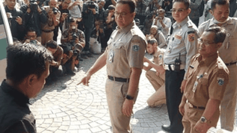 Anies Ingin Beri Insentif pada Penduduk Jakarta yang Taat Uji Emisi