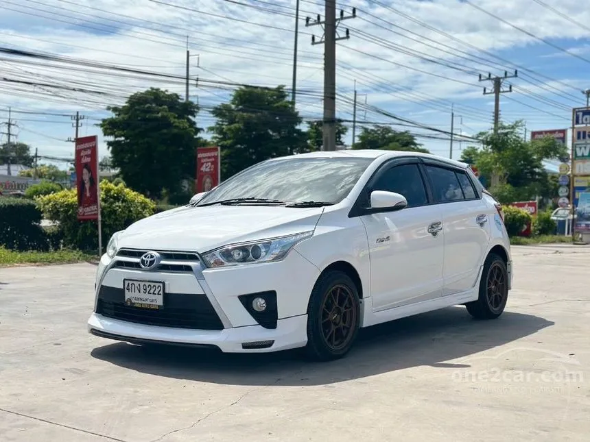 2015 Toyota YARIS G Hatchback