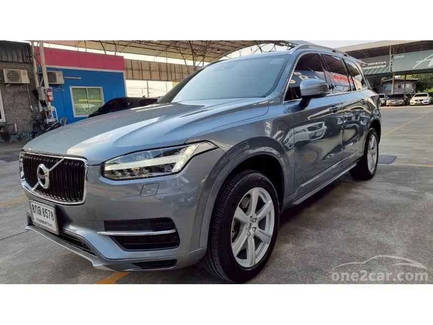 2018 Volvo XC90 T8 Momentum SUV