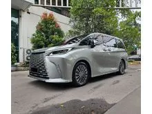2025 Lexus LM 350h 2.5 7 Seater MPV Sonic Titanium on Beige Odo 2 Rb (TERMURAH)
