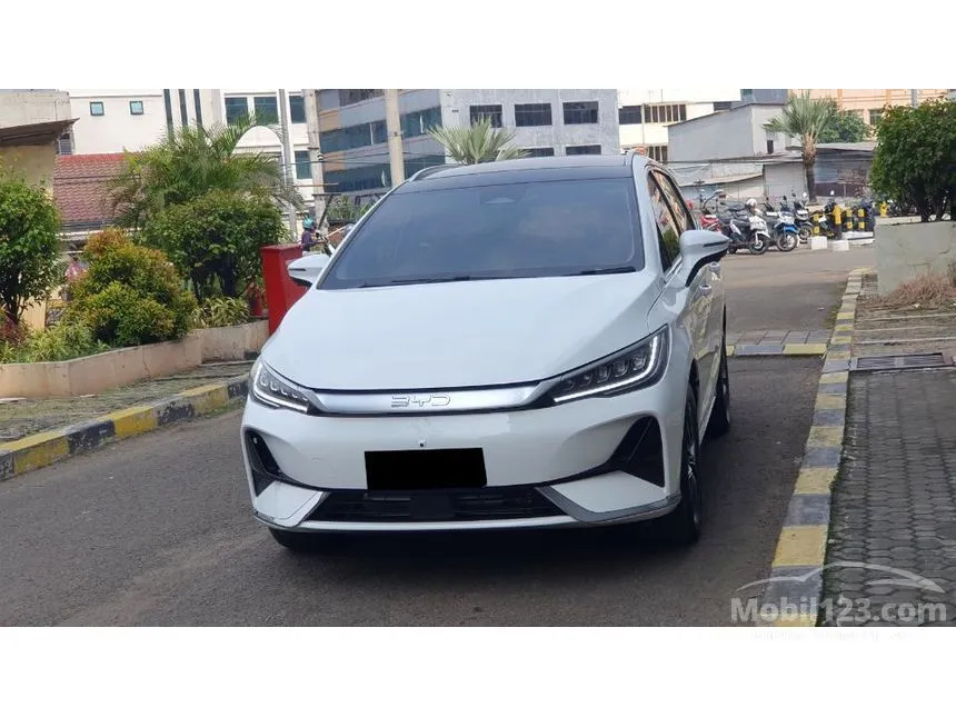 2025 BYD M6 Superior Captain 6-seater MPV