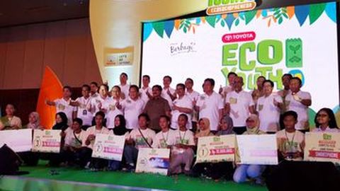 SMK PGRI Karawang Raih Best of the Best Toyota Eco Youth ke-10