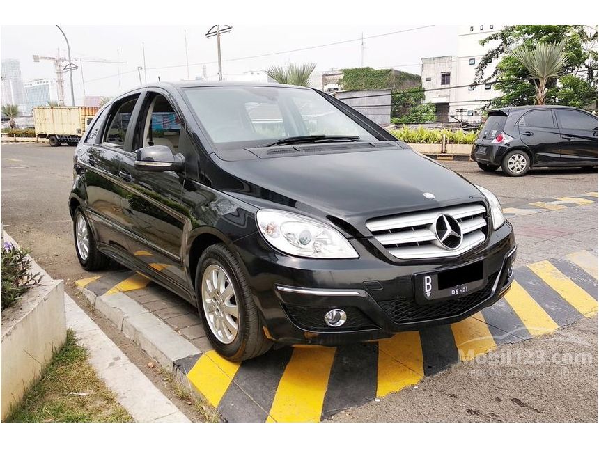 Jual Mobil Mercedes-Benz B180 2010 B180 1.7 di DKI Jakarta 