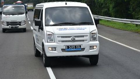 Mobil Listrik DFSK Gelora E Dites ke Luar Kota, Jakarta-Bandung Cuma Rp42 Ribu