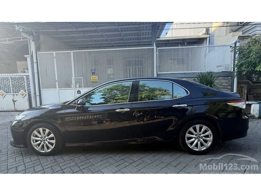 2019 Toyota Camry V Sedan