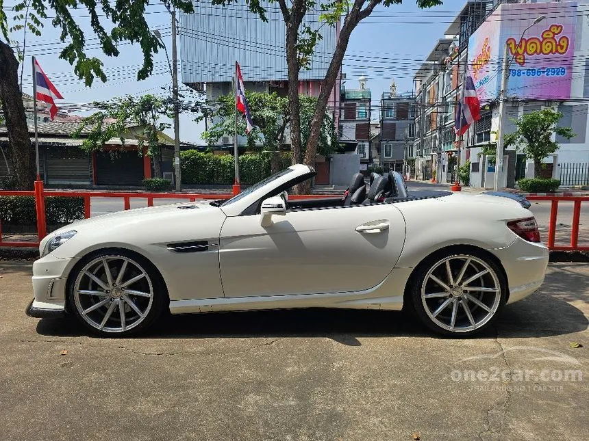 2014 Mercedes-Benz SLK200 AMG Dynamic BlueEFFICIENCY Convertible