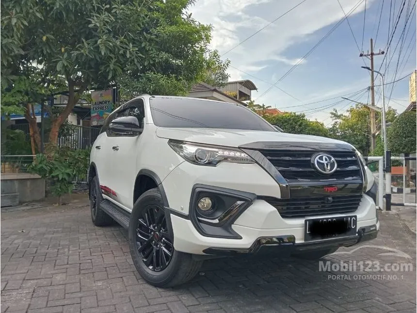 Jual Mobil Toyota Fortuner 2019 TRD 2.4 di Jawa Timur Automatic SUV Putih Rp 450.000.006