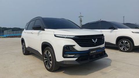 First Drive: Mencoba 3 Mode Berkendara Wuling Almaz Hybrid di Sirkuit Formula E Jakarta