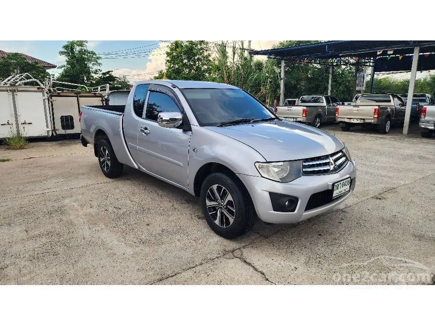 2015 Mitsubishi TRITON GLX Plus Mega Cab Pickup