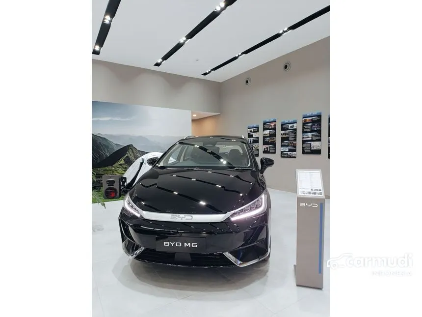 2025 BYD M6 Standard 7-seaters MPV