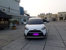 2017 Toyota Sienta 1.5 G MPV manual putih dp27jtan saja
