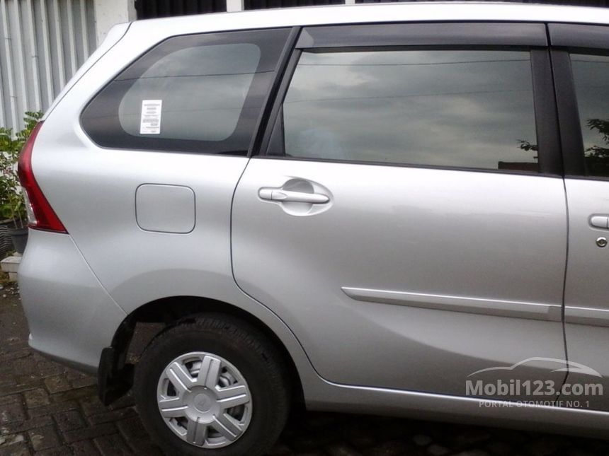 2013 Daihatsu Xenia M DLX MPV