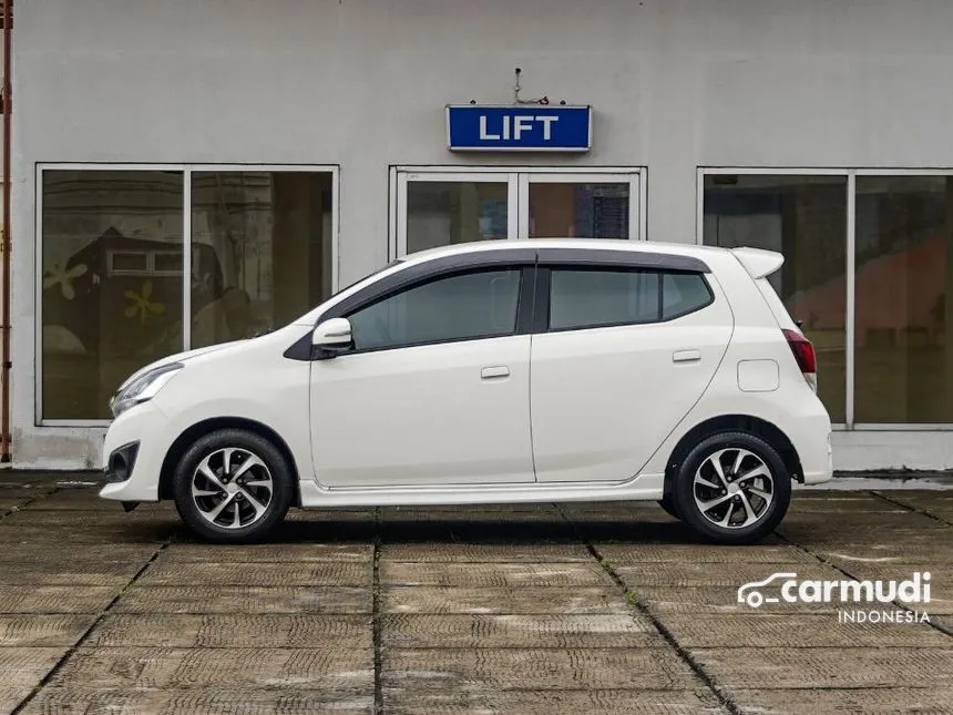 2019 Daihatsu Ayla R Hatchback