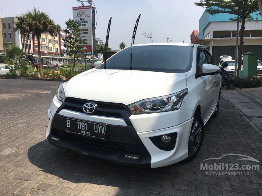 Jual Mobil Toyota Yaris 2015 TRD Sportivo 1.5 di Jawa 