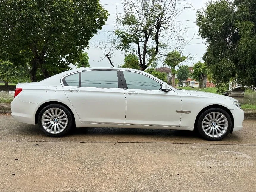 2011 BMW 740Li Sedan