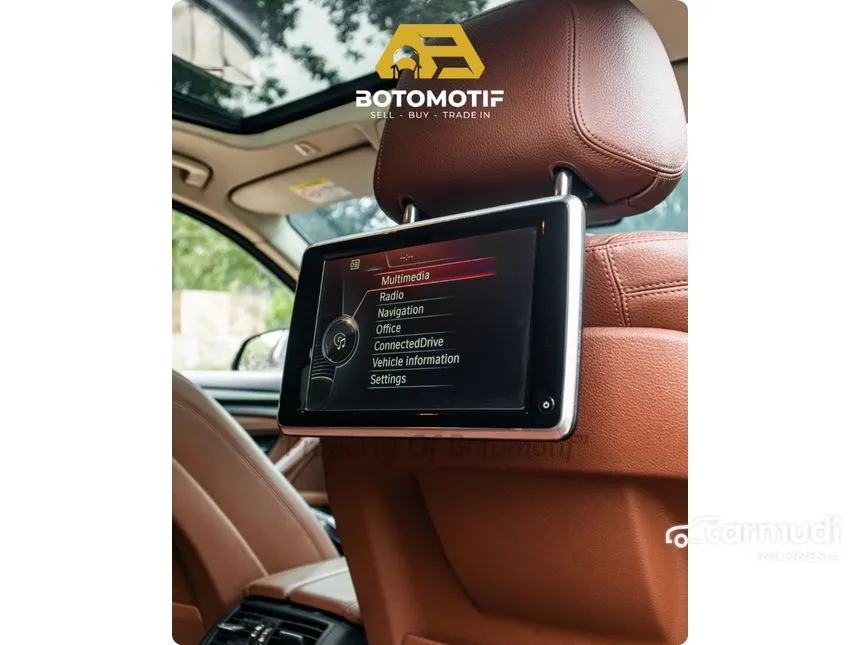 2015 BMW 528i Luxury Sedan