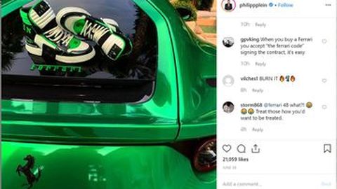 Ferrari Ribut dengan Seorang Perancang Busana Gara-Gara Sepatu