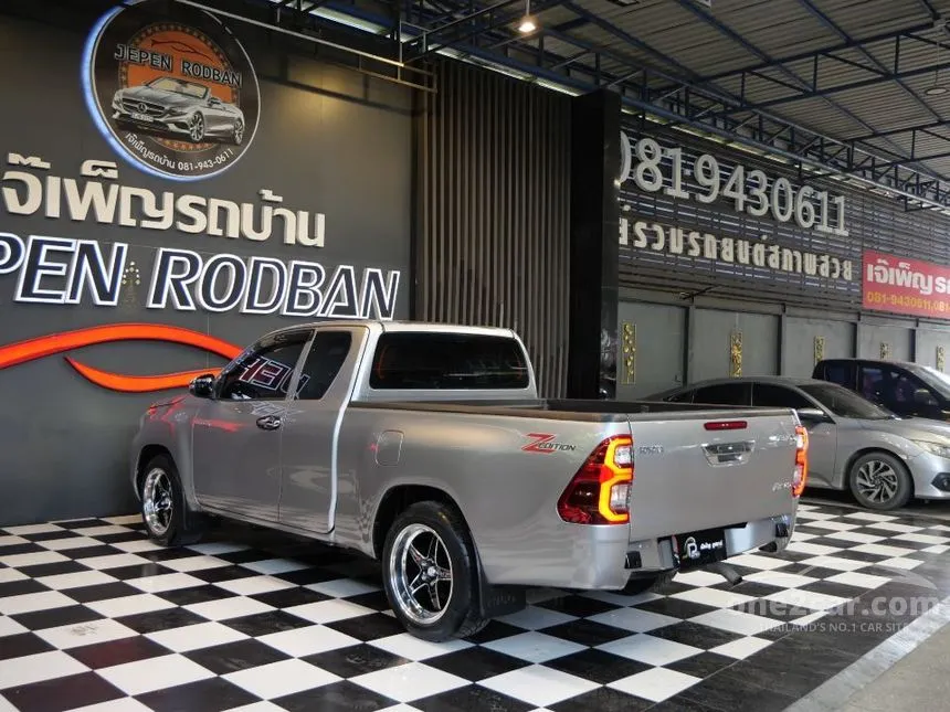 2022 Toyota HILUX REVO Z Edition Mid Smart Cab Pickup